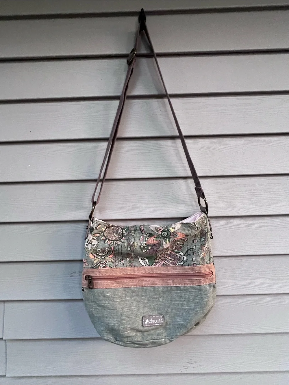 Sakroots - Artist Circle Soft
Crossbody Bag with
Adjustable Strap - OS - Picture 1 of 16